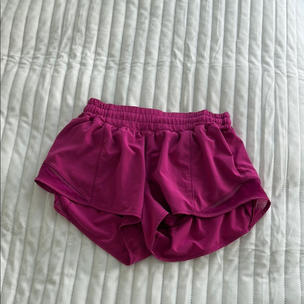 Lululemon hottie hot shorts size 6